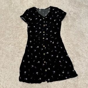 H&M Girls Black Floral Button Front Dress. Girls size 14. EUC.